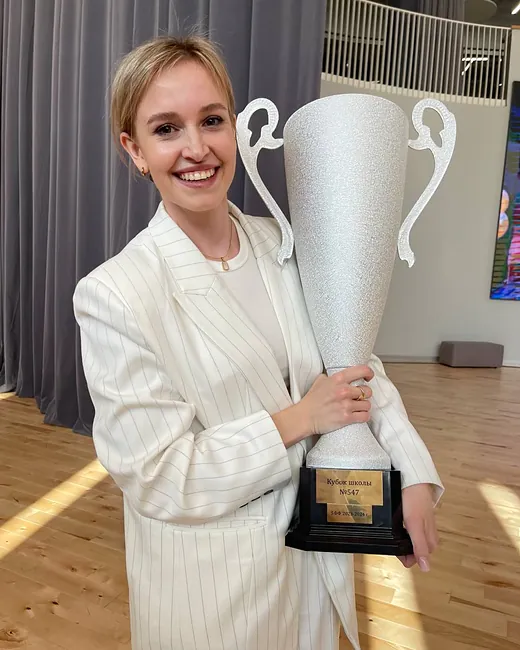 Кубок у классного руководителя чемпионов